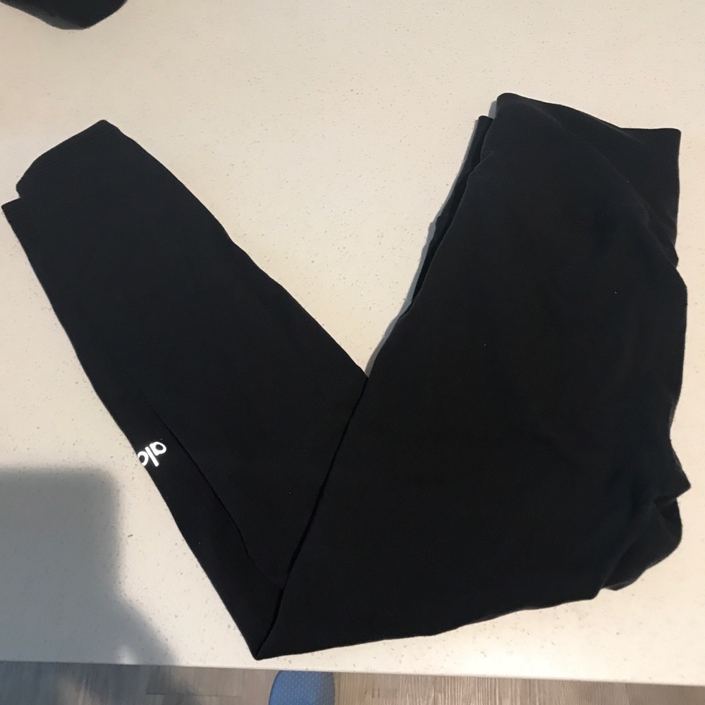 Alo yoga black leggings
